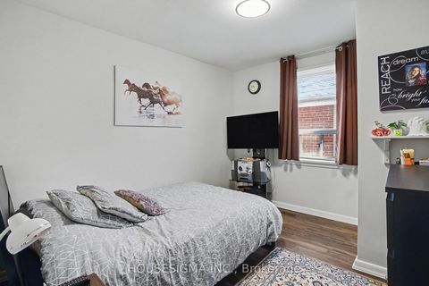 Photo 10 at 257 Olive Avenue, Willowdale East, Toronto