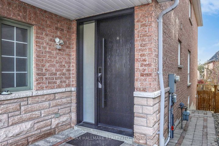 Photo 5 at 17 Durango Drive, Westbrook, Richmond Hill