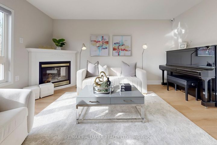 Photo 8 at 17 Durango Drive, Westbrook, Richmond Hill