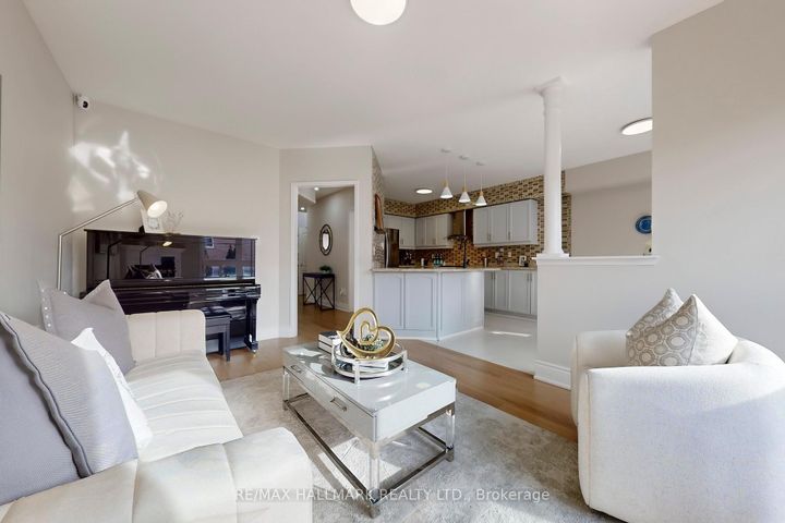 Photo 9 at 17 Durango Drive, Westbrook, Richmond Hill