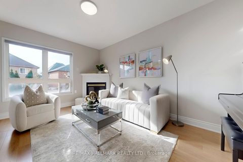 Photo 6 at 17 Durango Drive, Westbrook, Richmond Hill