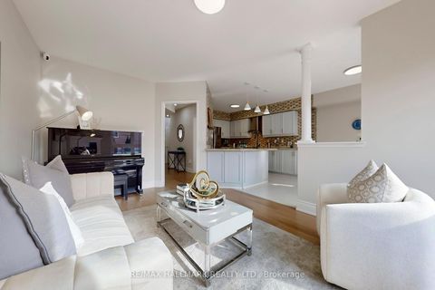 Photo 9 at 17 Durango Drive, Westbrook, Richmond Hill