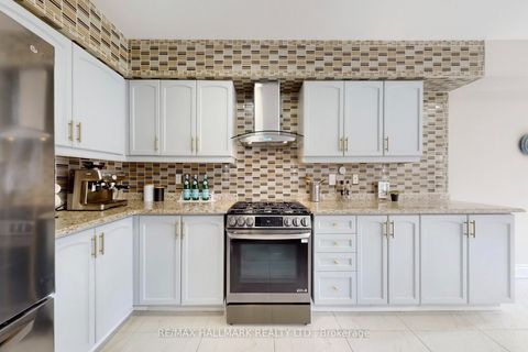 Photo 13 at 17 Durango Drive, Westbrook, Richmond Hill