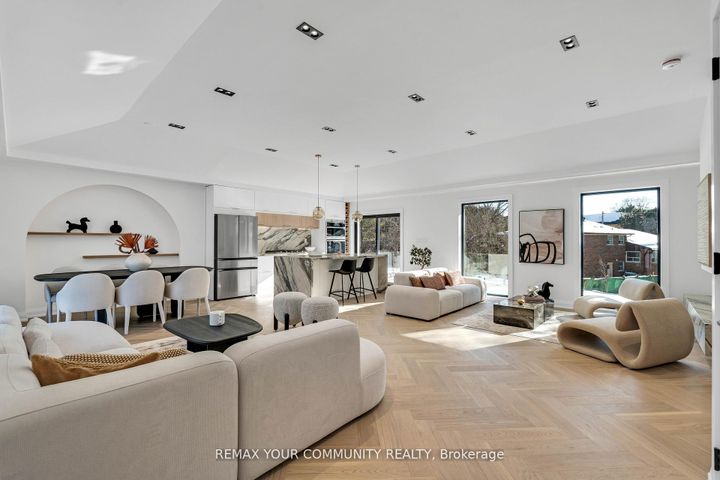 Photo 3 at 35 Geraldton Crescent, Bayview Village, Toronto