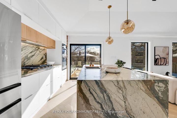 Photo 7 at 35 Geraldton Crescent, Bayview Village, Toronto