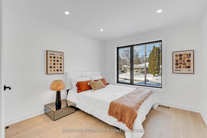 Photo 18 at 35 Geraldton Crescent, Bayview Village, Toronto