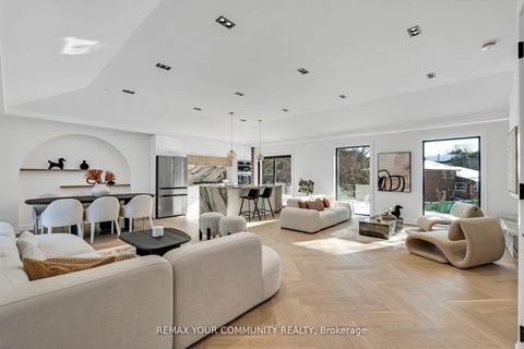 Photo 3 at 35 Geraldton Crescent, Bayview Village, Toronto