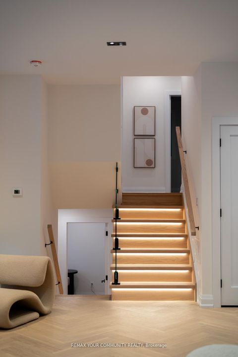 Photo 17 at 35 Geraldton Crescent, Bayview Village, Toronto