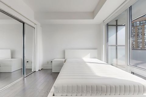 Photo 13 at 1403 - 1080 Bay Street, Bay Street Corridor, Toronto