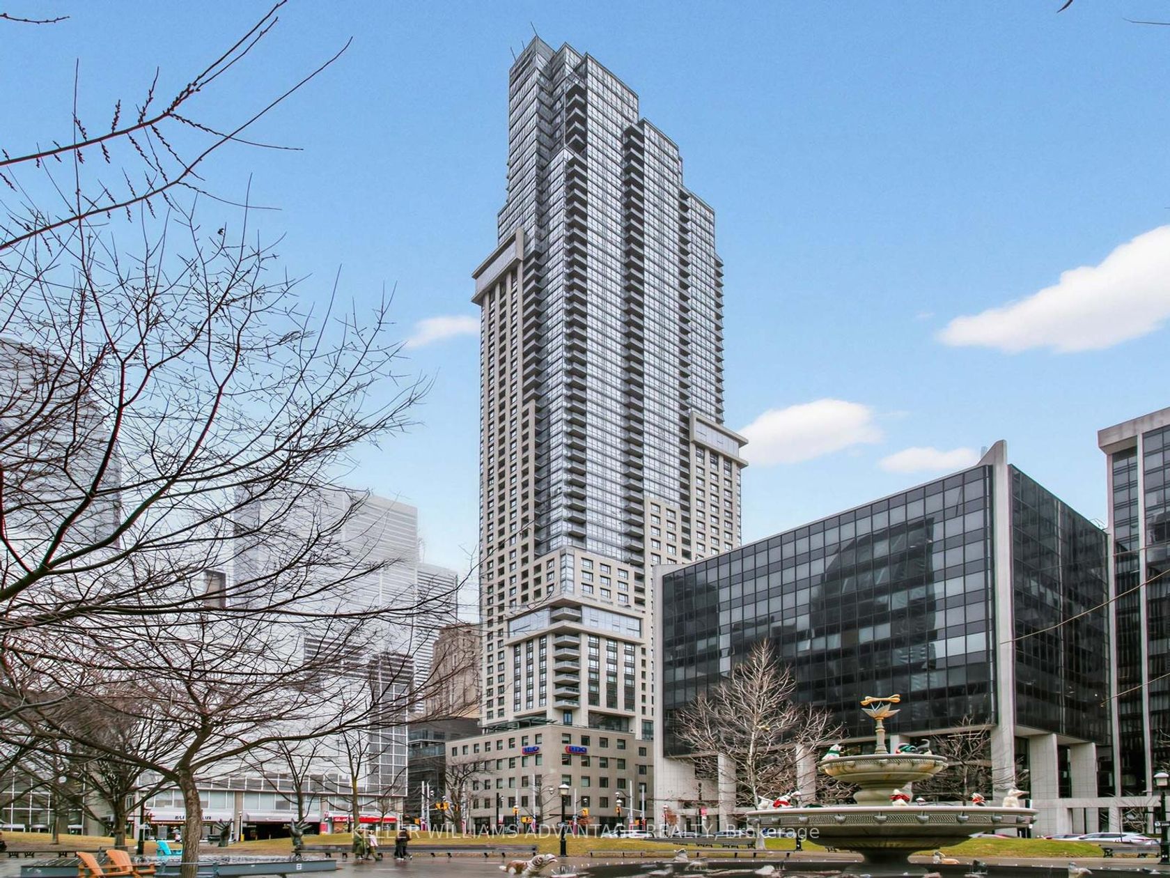 709 - 88 Scott Street, Yonge Corridor, Toronto by Loree Meneguzzi Real Estate 709 - 88 Scott Street, Yonge Corridor, Toronto