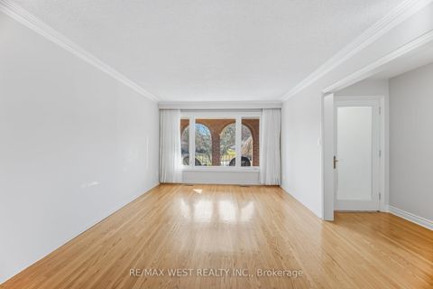 Photo 5 at 6 Disan Court, Beaumonde Heights, Toronto