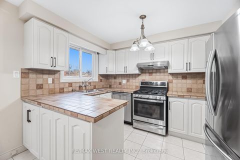 Photo 10 at 6 Disan Court, Beaumonde Heights, Toronto