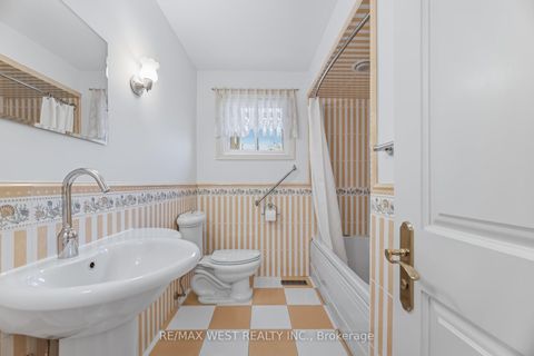 Photo 18 at 6 Disan Court, Beaumonde Heights, Toronto