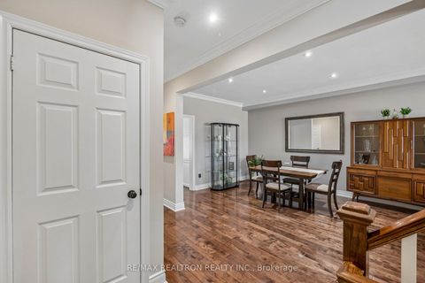 Photo 4 at 5 - 8909 BATHURST Street, South Richvale, Richmond Hill