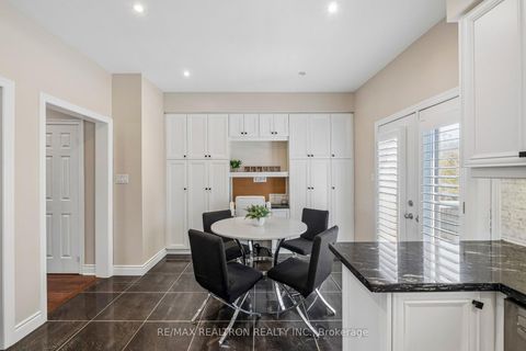 Photo 11 at 5 - 8909 BATHURST Street, South Richvale, Richmond Hill