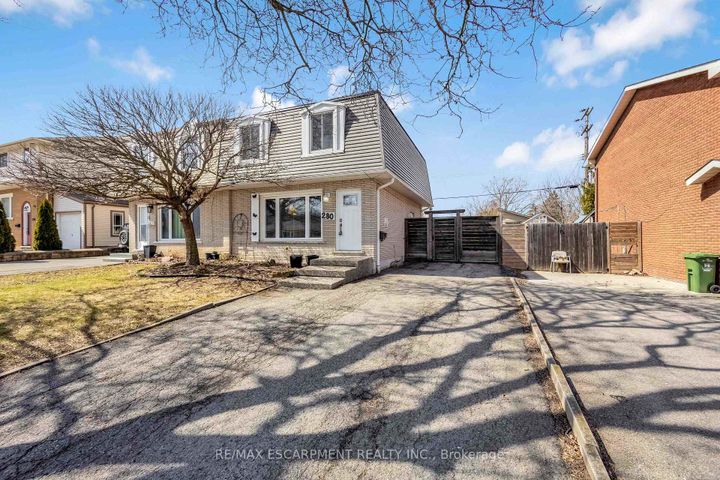 Photo 2 at 280 Quigley Street, Vincent, Hamilton