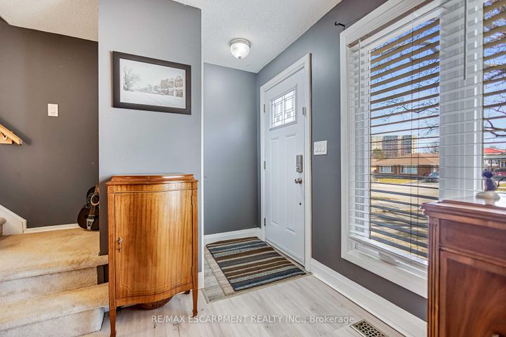 Photo 4 at 280 Quigley Street, Vincent, Hamilton