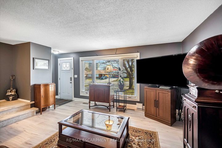 Photo 8 at 280 Quigley Street, Vincent, Hamilton