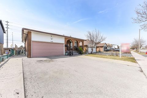 Photo 2 at 7608 Benavon Road, Malton, Mississauga