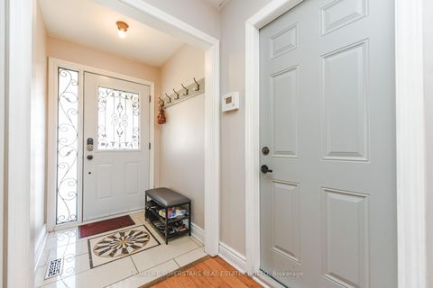 Photo 4 at 7608 Benavon Road, Malton, Mississauga