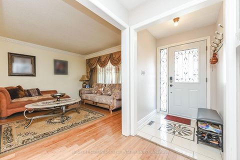 Photo 5 at 7608 Benavon Road, Malton, Mississauga