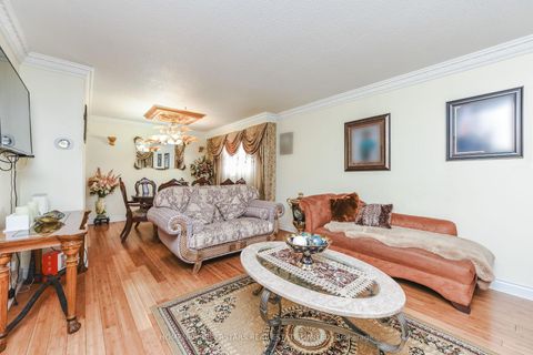 Photo 9 at 7608 Benavon Road, Malton, Mississauga