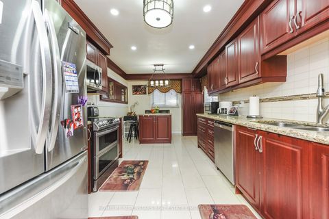 Photo 12 at 7608 Benavon Road, Malton, Mississauga