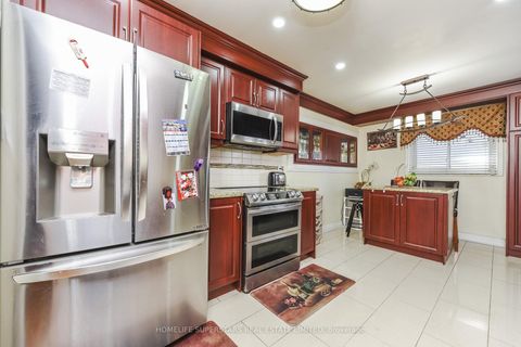 Photo 13 at 7608 Benavon Road, Malton, Mississauga