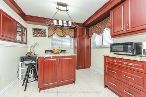 Photo 14 at 7608 Benavon Road, Malton, Mississauga