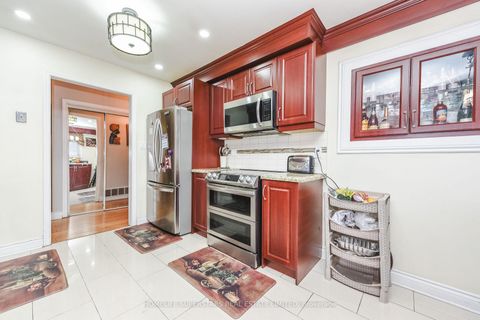 Photo 17 at 7608 Benavon Road, Malton, Mississauga