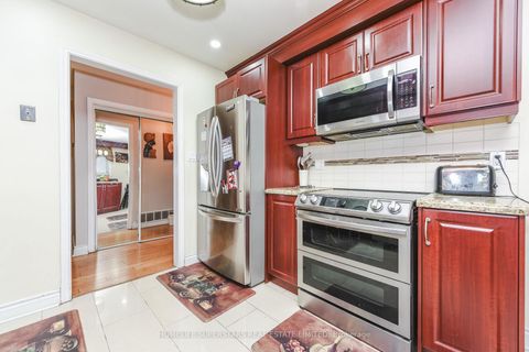 Photo 18 at 7608 Benavon Road, Malton, Mississauga