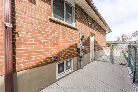 Photo 39 at 7608 Benavon Road, Malton, Mississauga