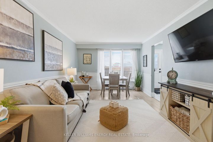 Photo 6 at 12 - 33 Taunton Road E, Centennial, Oshawa