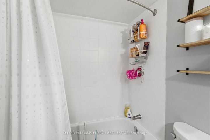 Photo 25 at 12 - 33 Taunton Road E, Centennial, Oshawa