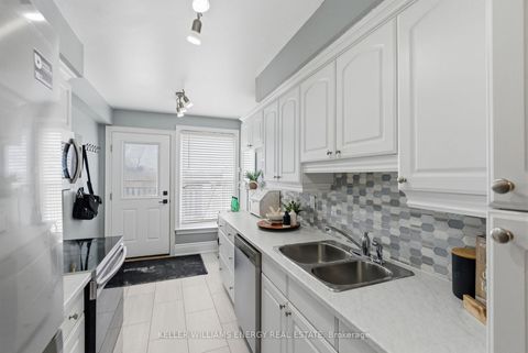 Photo 13 at 12 - 33 Taunton Road E, Centennial, Oshawa