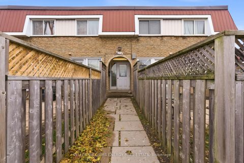 Photo 29 at 12 - 33 Taunton Road E, Centennial, Oshawa