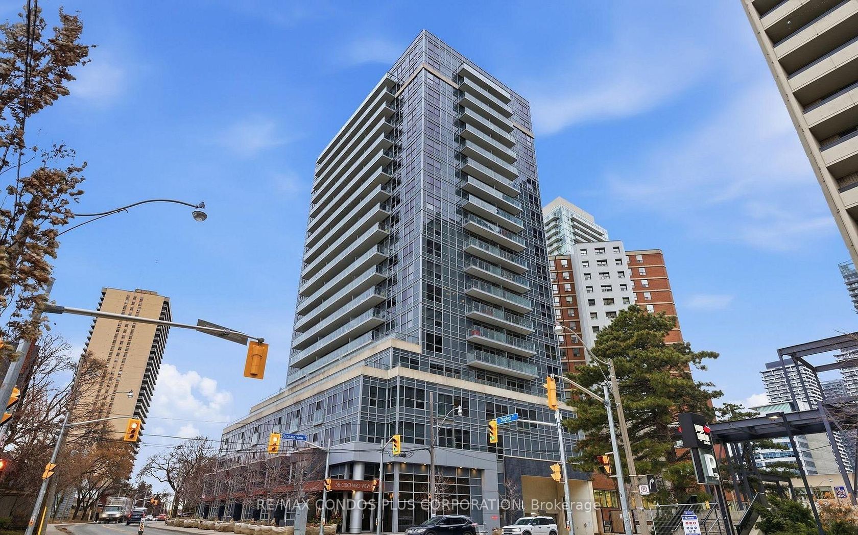 1508 - 58 Orchard View Boulevard, Eglinton, Toronto by Loree Meneguzzi Real Estate 1508 - 58 Orchard View Boulevard, Eglinton, Toronto