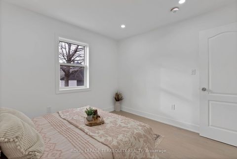 Photo 19 at 40 Leroy Avenue, East York, Toronto