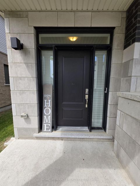 Photo 2 at 296 Okanagan Path, Donevan, Oshawa