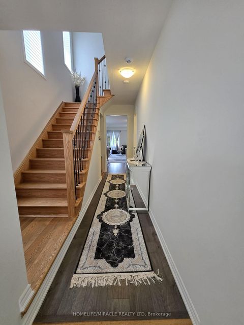 Photo 4 at 296 Okanagan Path, Donevan, Oshawa