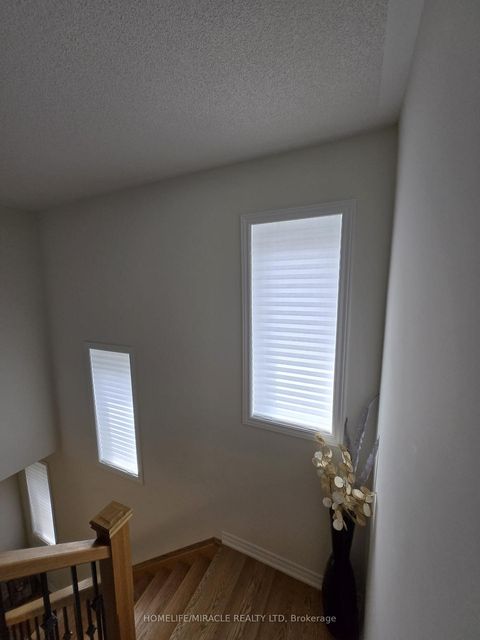 Photo 14 at 296 Okanagan Path, Donevan, Oshawa