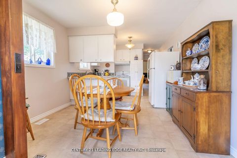 Photo 5 at 529 Carman Court, Donevan, Oshawa