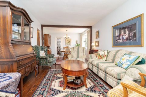 Photo 12 at 529 Carman Court, Donevan, Oshawa