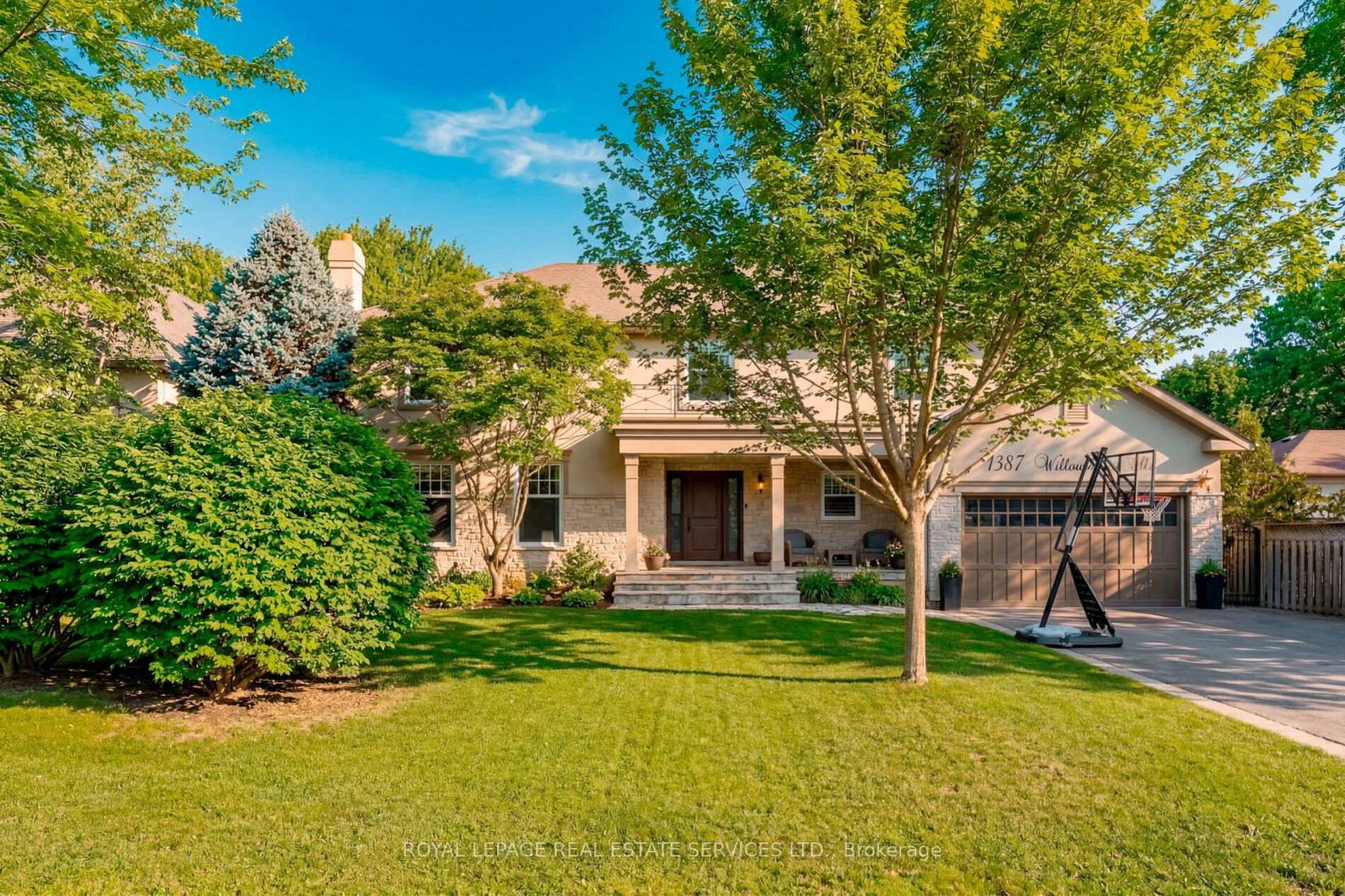 1387 Willowdown Road, SW Southwest, Oakville by Loree Meneguzzi Real Estate 1387 Willowdown Road, SW Southwest, Oakville