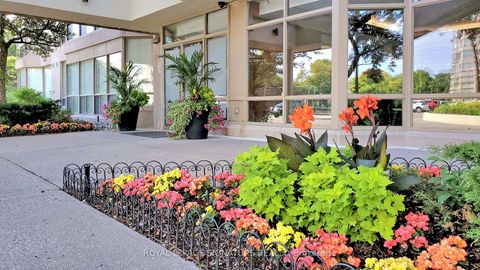 Photo 4 at 212 - 175 Cedar Avenue, Harding, Richmond Hill