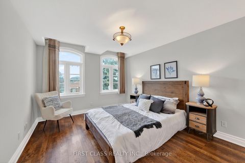 Photo 37 at 1031A Lillian Street, Willowdale East, Toronto