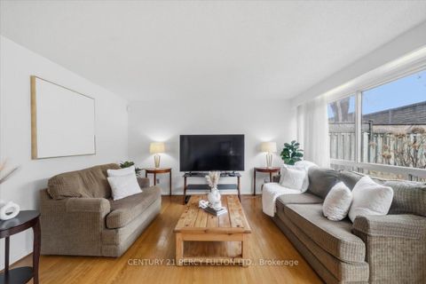 Photo 5 at 16 By-Pass Court, Sullivan, Toronto