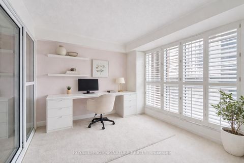 Photo 2 at 206 - 18 Hollywood Avenue, Willowdale East, Toronto