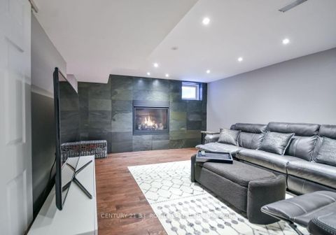 Photo 31 at 5 Claire Drive, Painswick South, Barrie