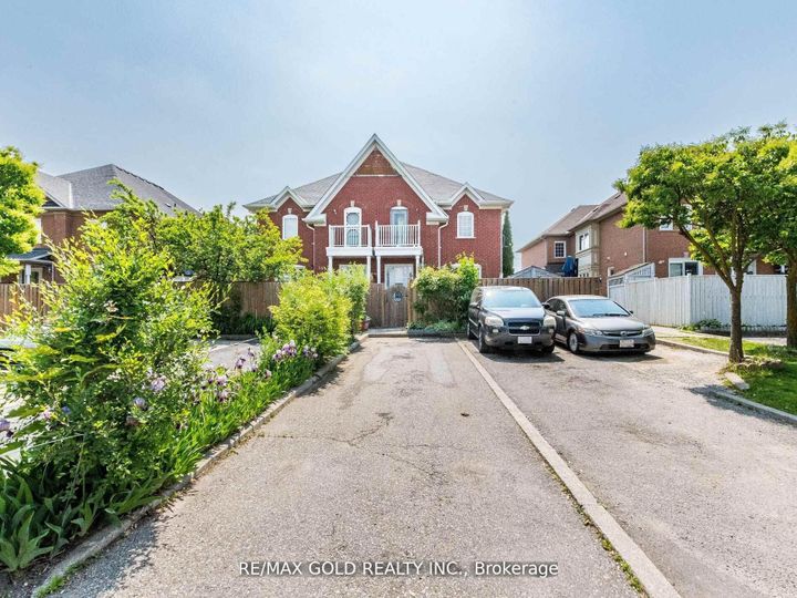 Photo 1 at 107 Clover Bloom Road, Wellington, Brampton